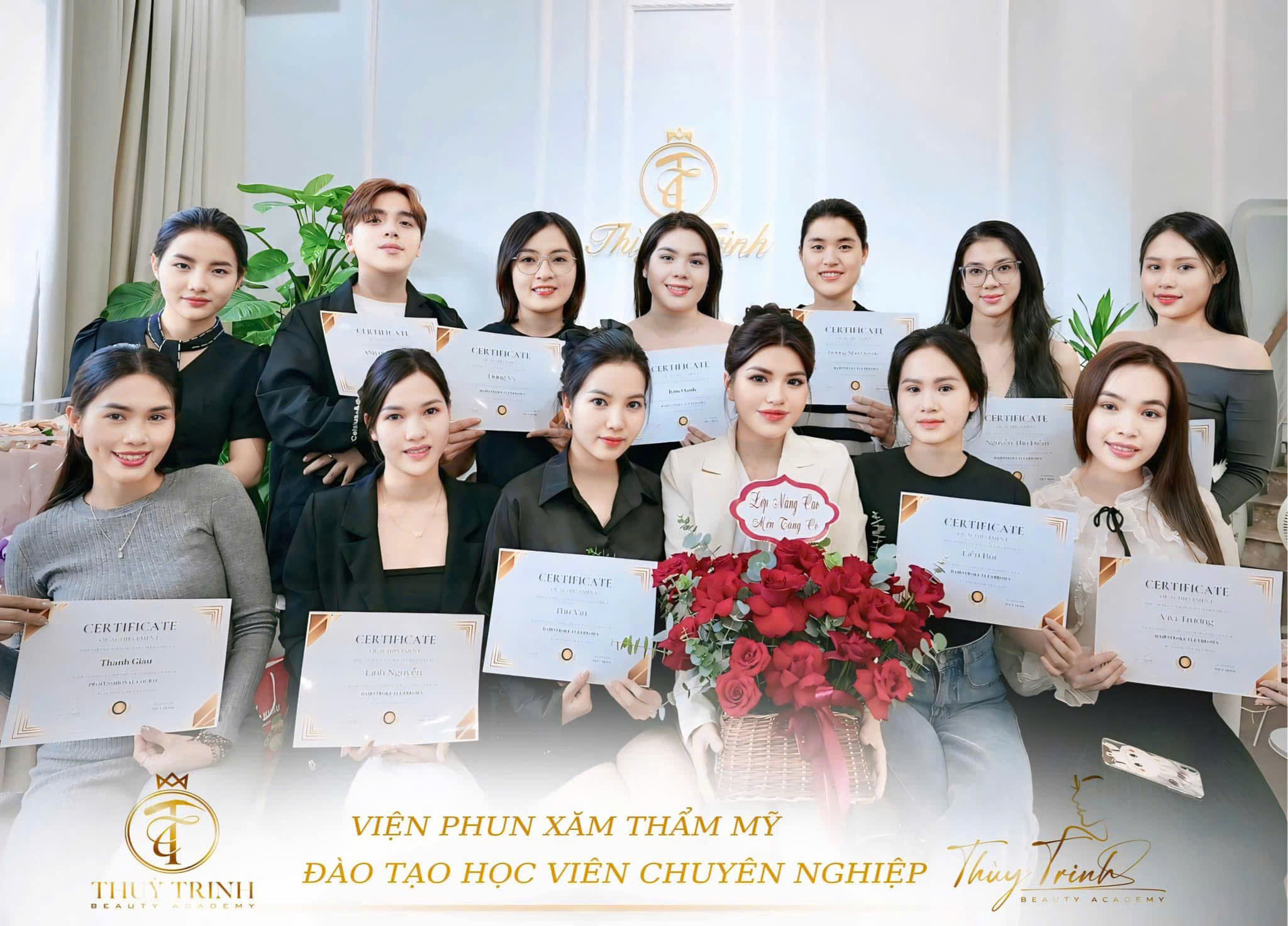Lễ Tốt Nghiệp Trao Bằng Chứng Nhận Cho Học Viên